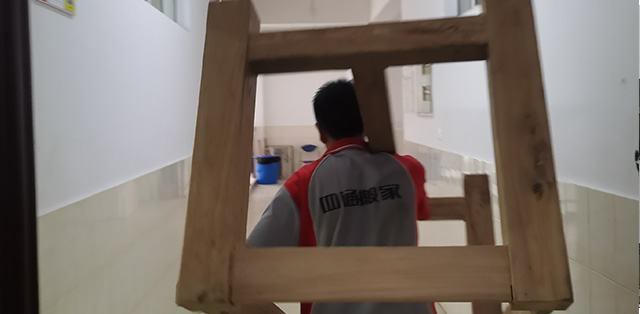 搬家之后發(fā)現(xiàn)新家里面有味道怎么辦